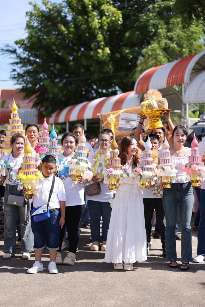 บรรยากาศ งานทอดกฐิน ที่วัดใหม่บางปลากด โดย บริษัท เจริญชัยการช่าง(1959) จำกัด