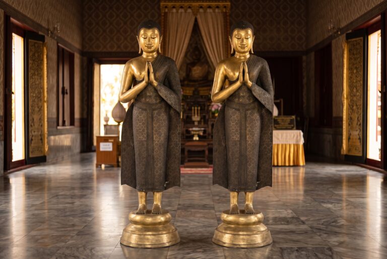 พระโมคลา 30 นิ้ว จีวรปีก ห่มลาย ทองเหลือง ลงทราย พิมพ์ จช.